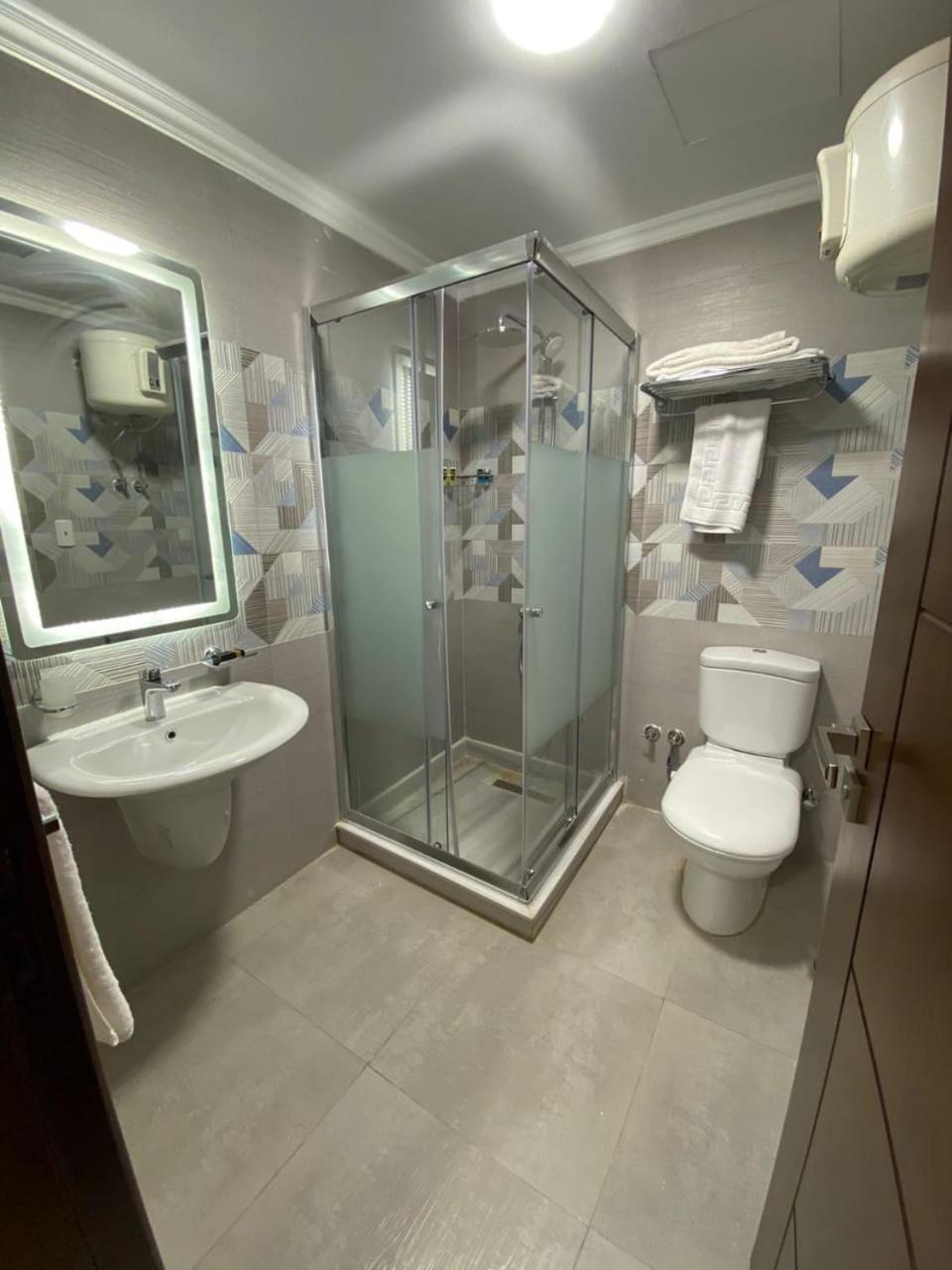 Hotel Grand Plaza Sheikh Zayed Kafr Abu 'umaydah Exterior foto